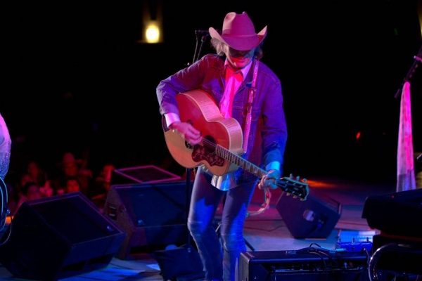 Dwight_Yoakam_Ryman_2013